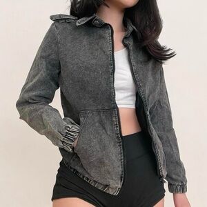 WOMEN'S VINTAGE DENIM JACKET.